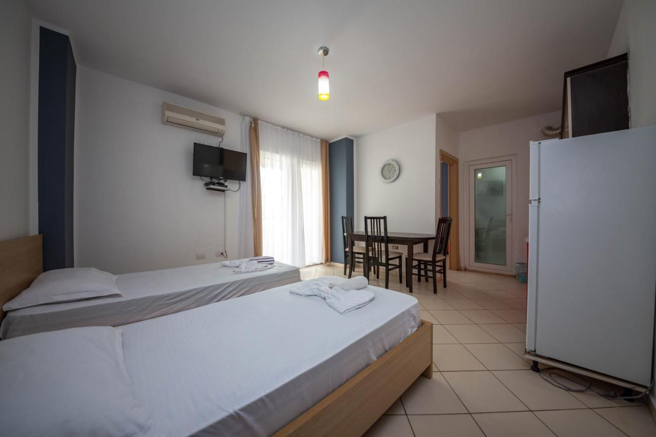 Hotel Vera Kryemëdhej Zewnętrze zdjęcie