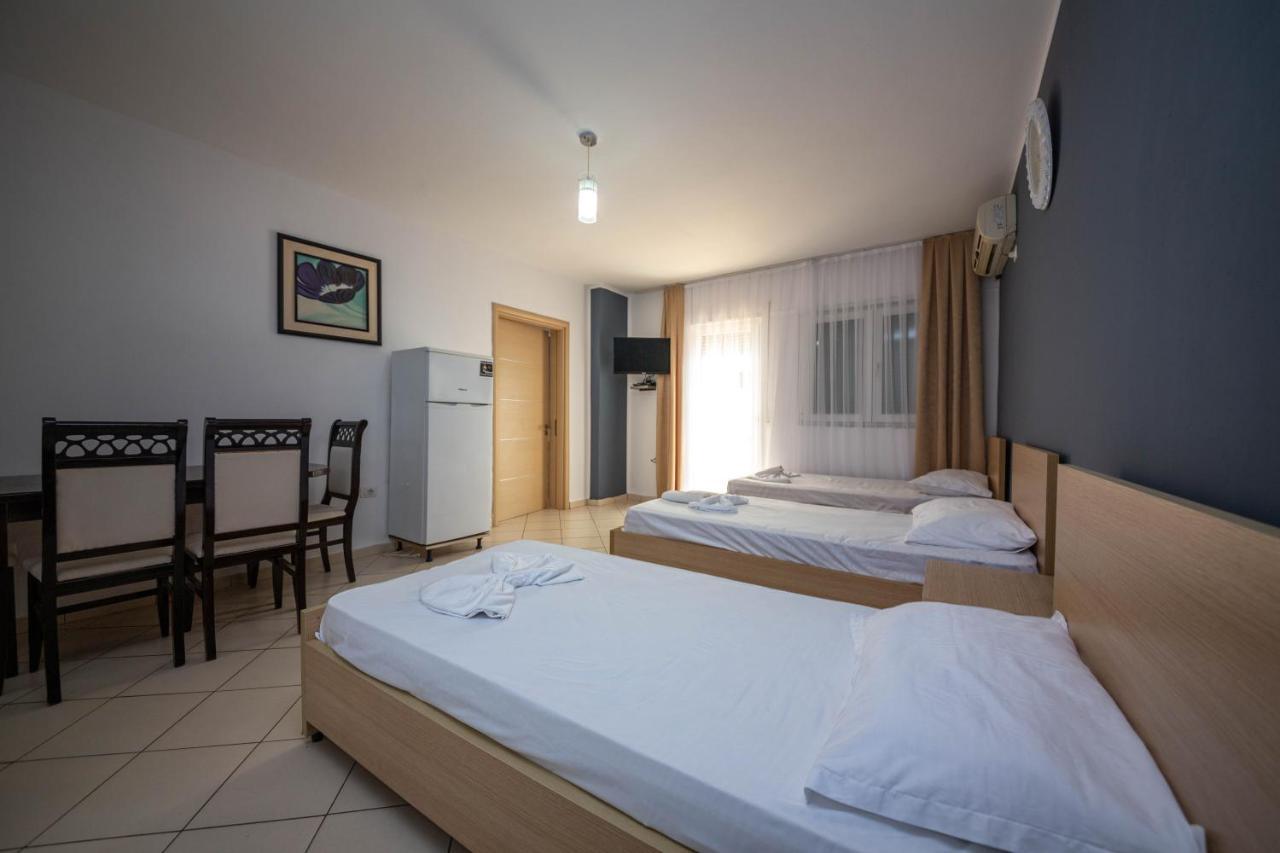 Hotel Vera Kryemëdhej Zewnętrze zdjęcie